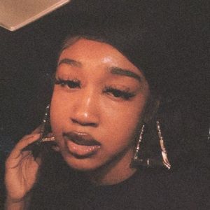 Meet your Posher, Ayon